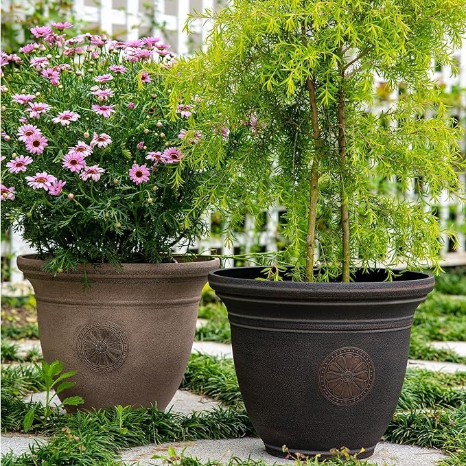 large plastic pot planters
